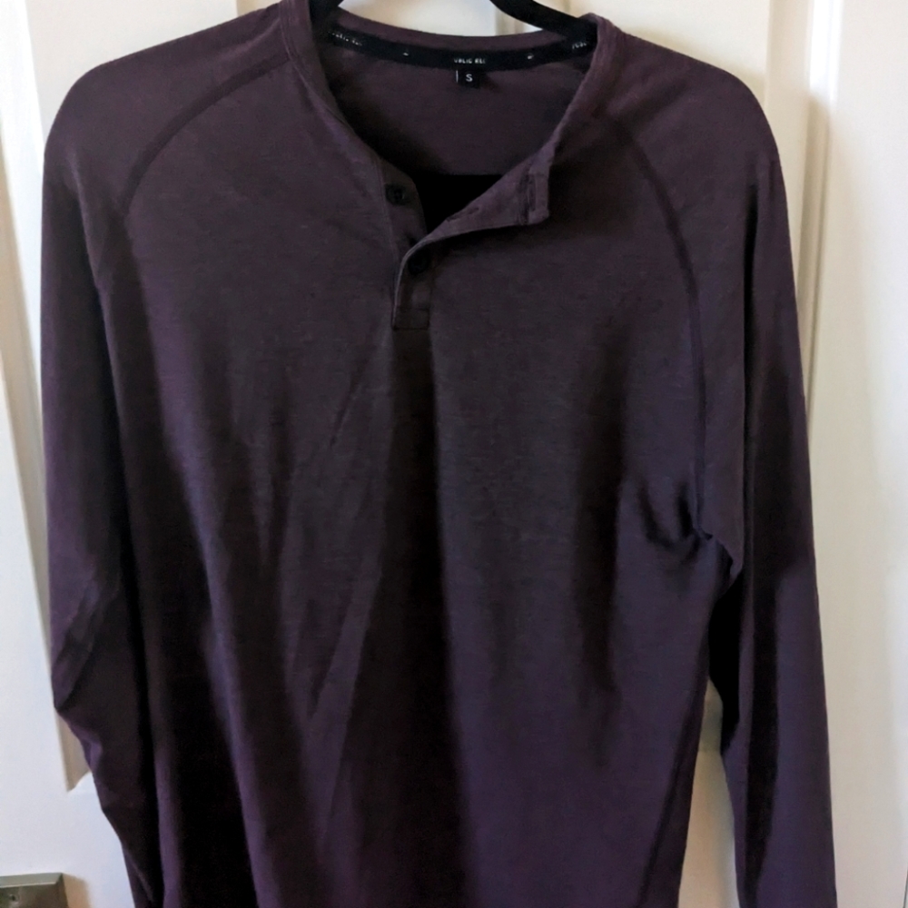 Public Rec men's Go-to Henley siZe small burgundy